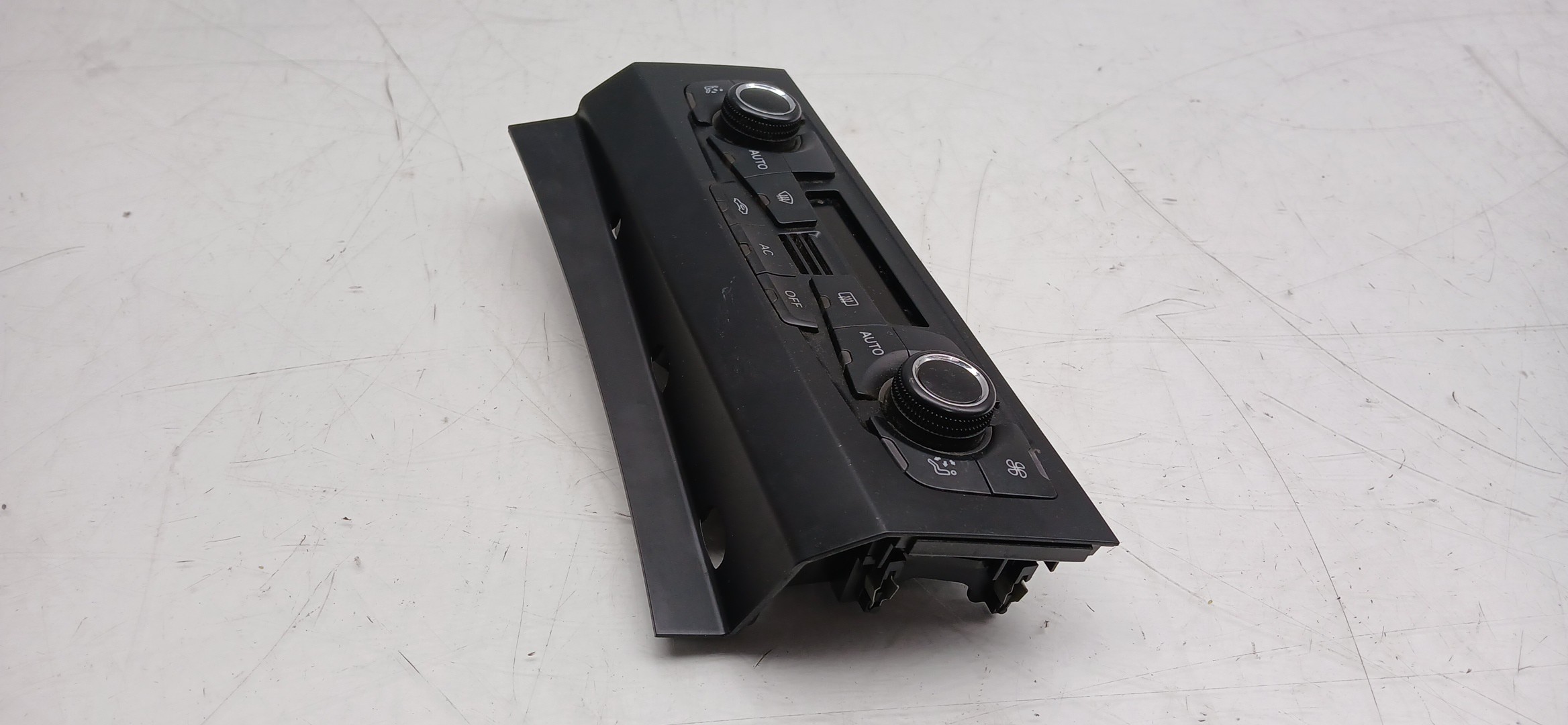 AC switch AUDI A5 (8T3) Imagem-3