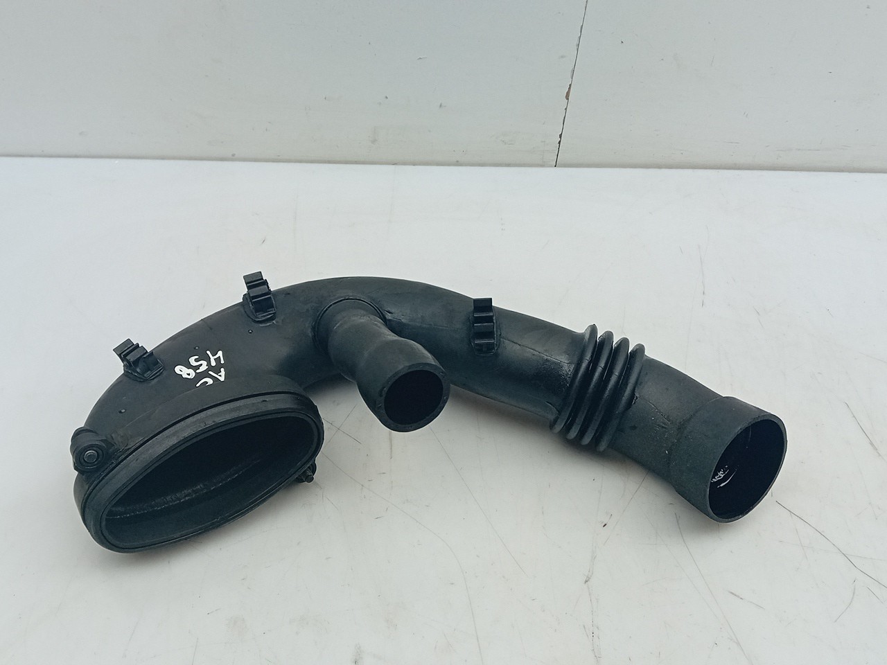 Intercooler pipe