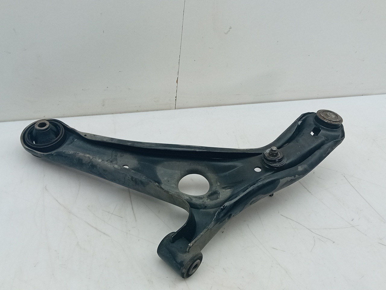Brazo suspensión delantero derecho TOYOTA Yaris (_P1_) Imagem-1