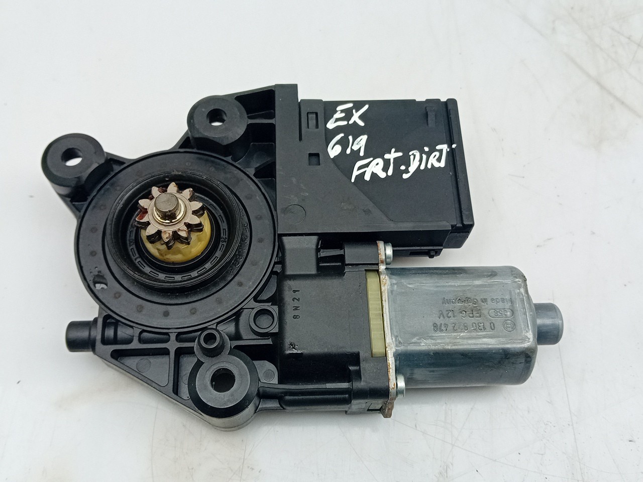 Moteur lève-vitre avant Droite
