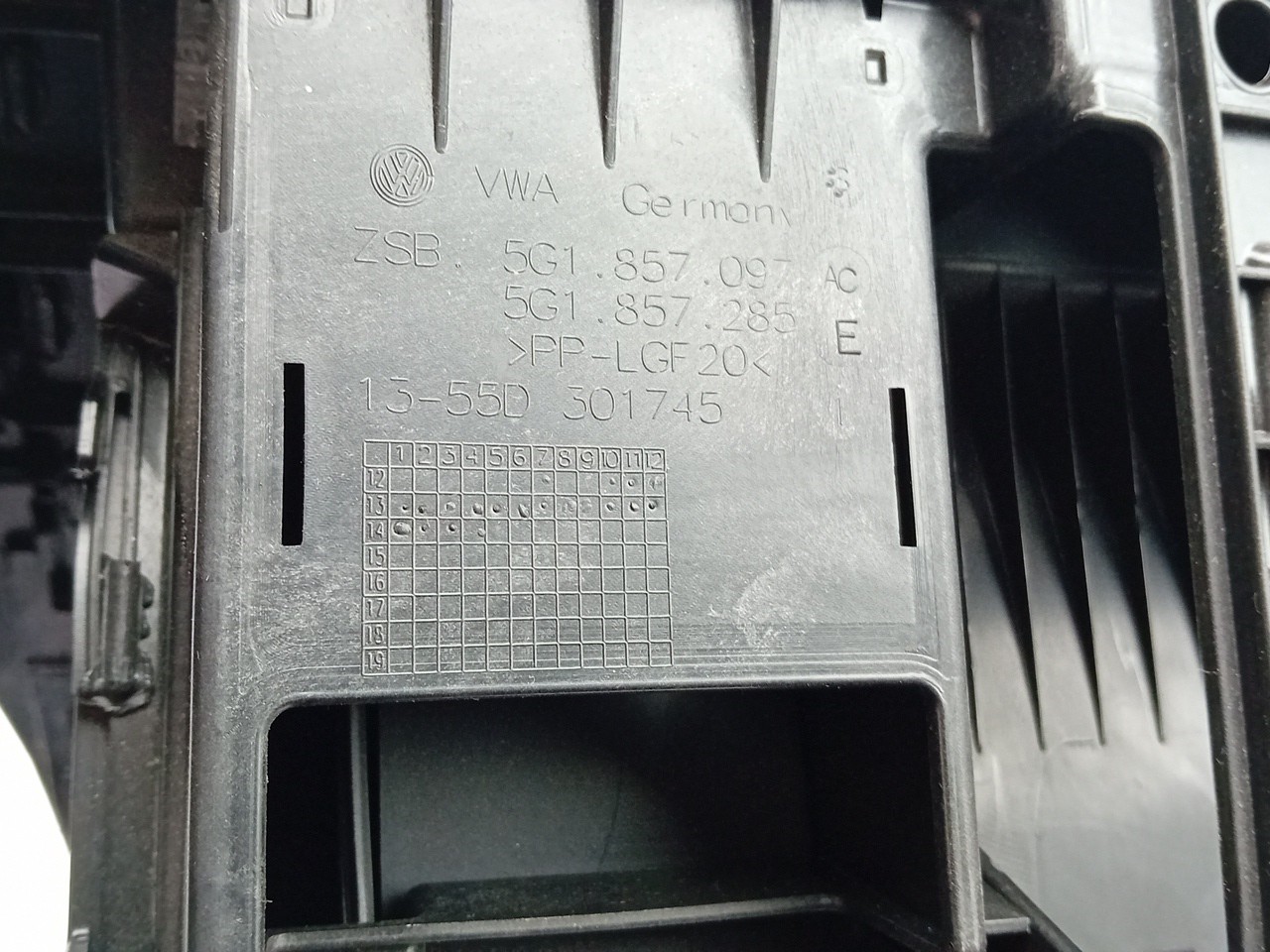 Glove Box / Compartment VOLKSWAGEN Golf VII Variant (BA5, BV5) Imagem-3