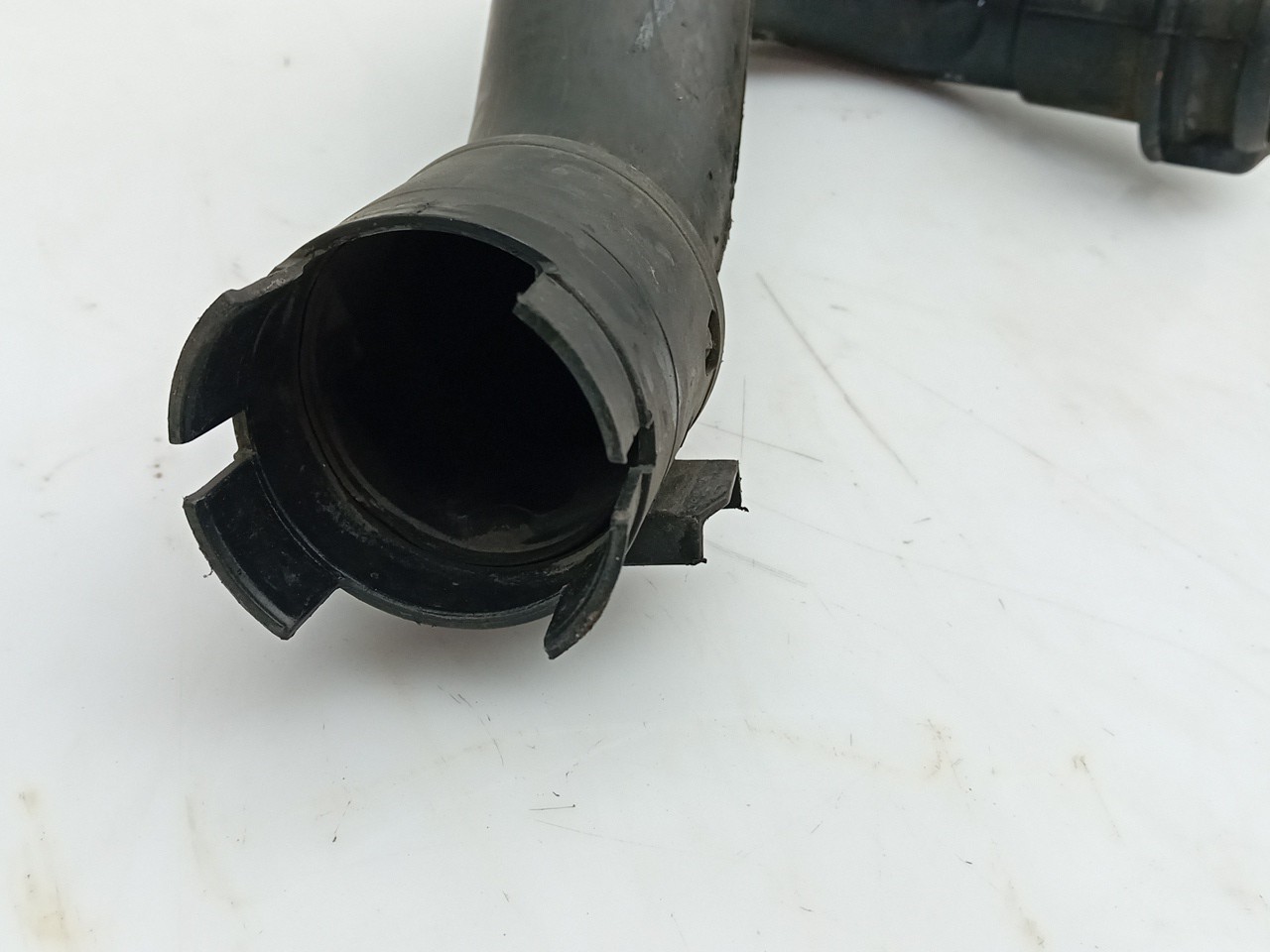 Tubo intercooler FORD Fiesta VI (CB1, CCN) Imagem-1