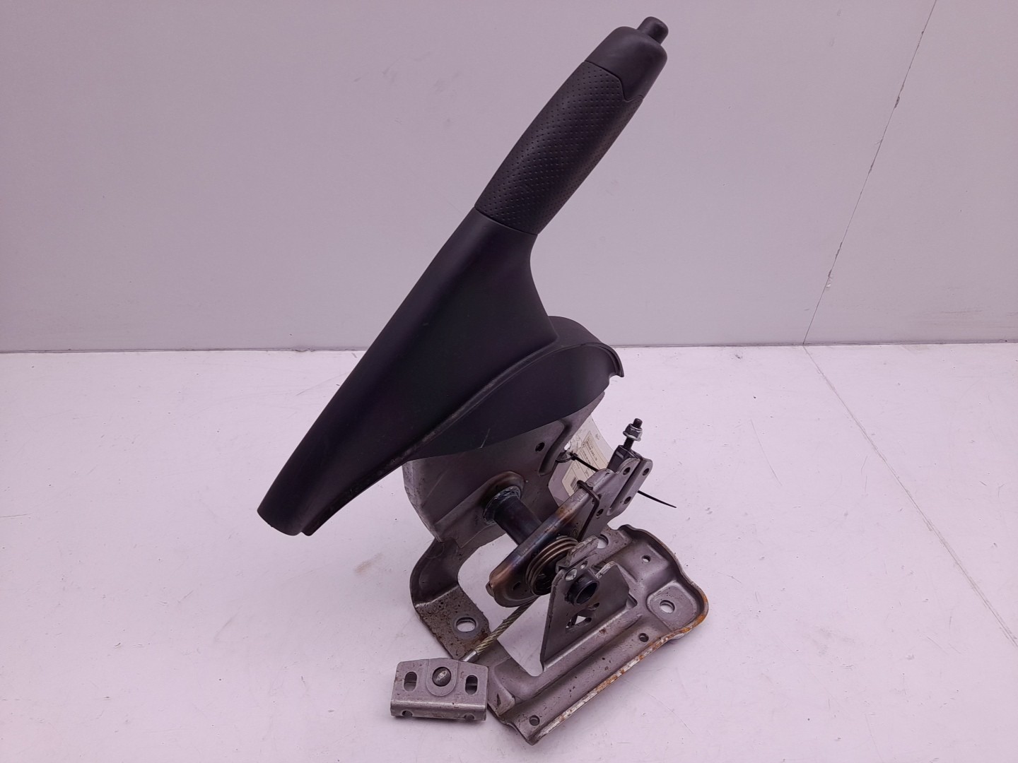 Hand brake / parking brake NISSAN Juke (F15) Imagem-1