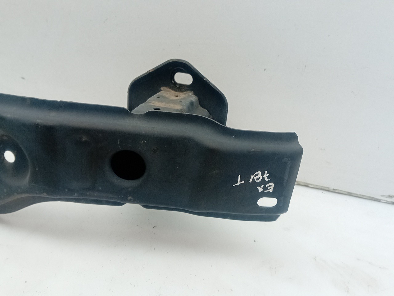 Renfort pare-chocs arrière BMW 1 (F20) Imagem-1