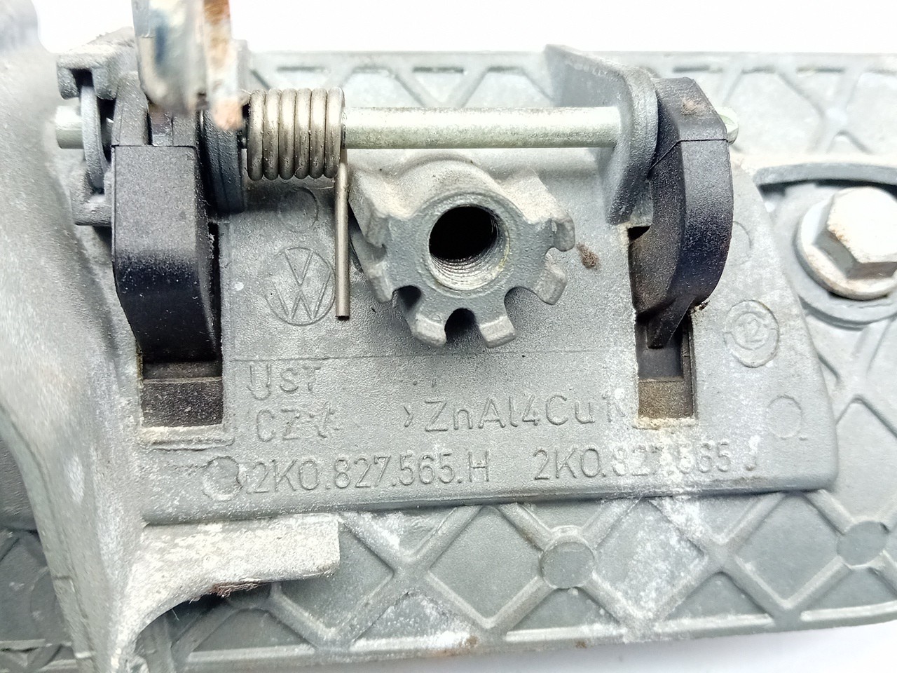Poignée de porte arrière gauche VOLKSWAGEN Caddy III Kombi (2KB, 2KJ, 2CB, 2CJ) Imagem-2