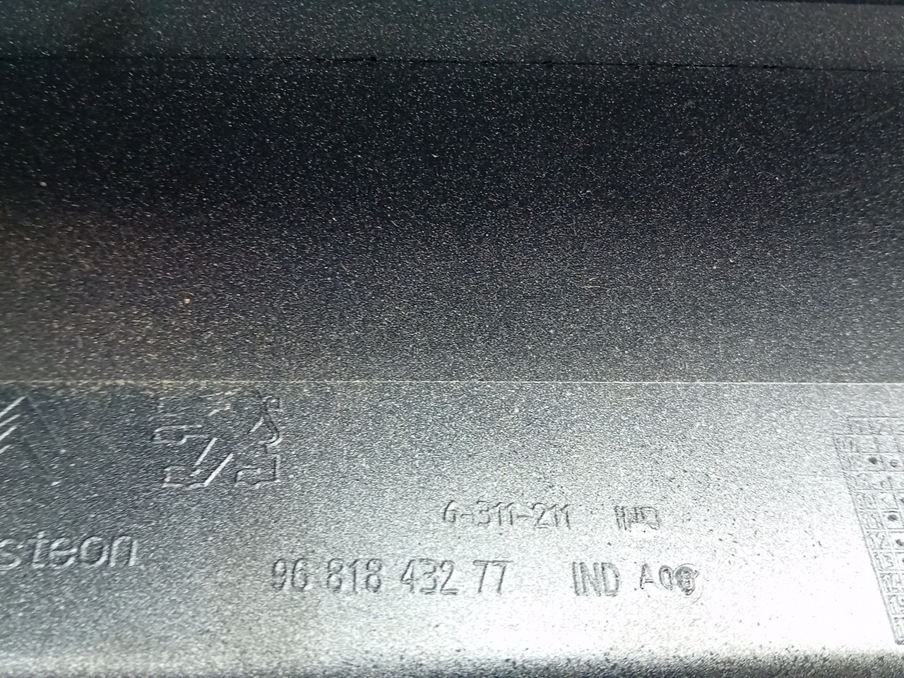 Moldura consola central / radio / aro CITROËN Berlingo (B9) Imagem-2