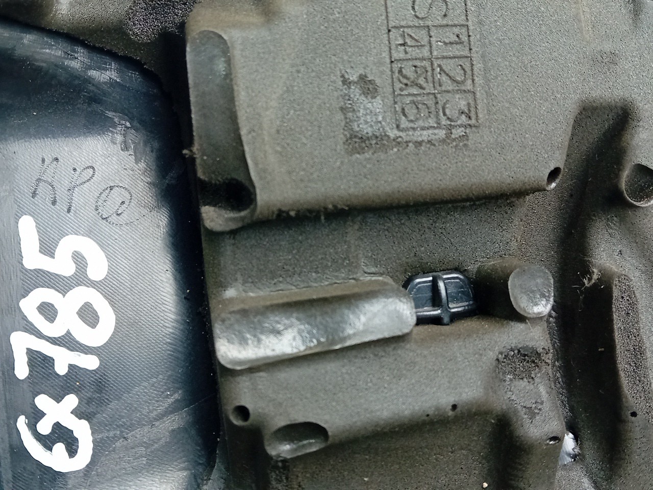 Cobertura do motor / blindagem superior do motor SEAT Ibiza IV SportCoupe (6J1, 6P5) Imagem-3