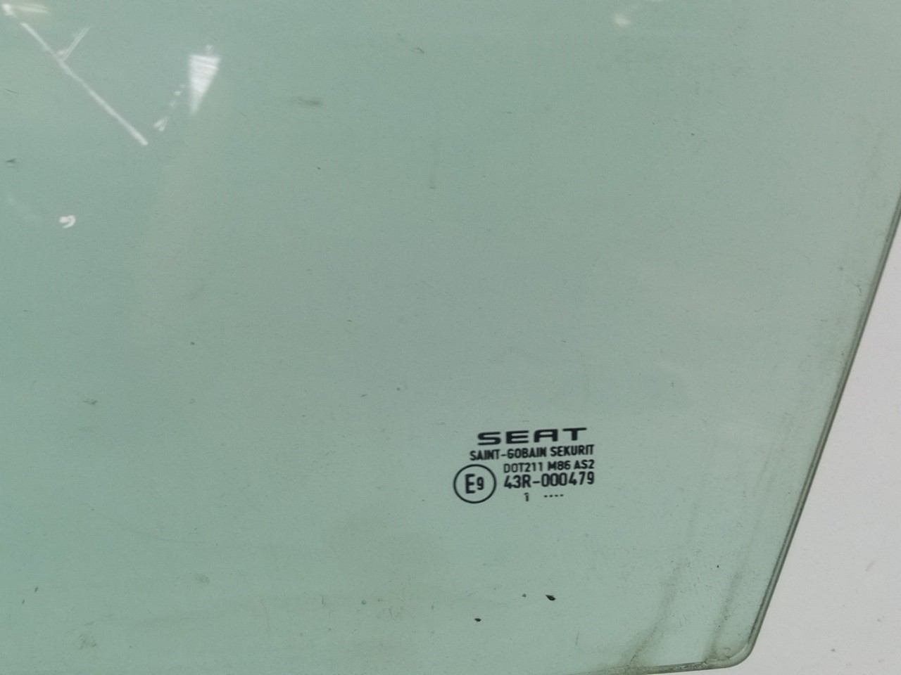 Vidrio puerta Delantero Izquierdo SEAT Ibiza IV SportCoupe (6J1, 6P5) Imagem-1