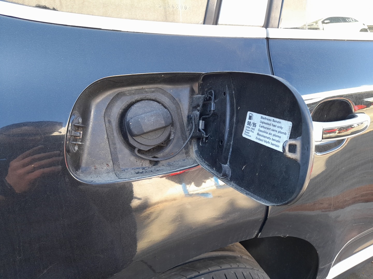Bouchon/Volet De Trappe De Réservoir à Carburant  PORSCHE Cayenne (9PA) Imagem-1