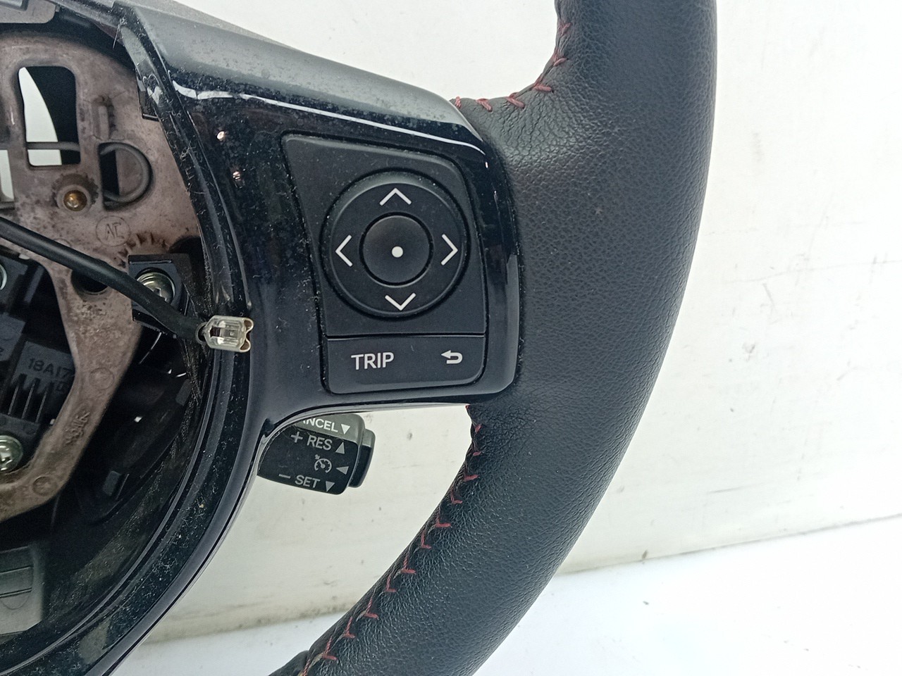 Steering wheel TOYOTA Yaris (_P13_) Imagem-1