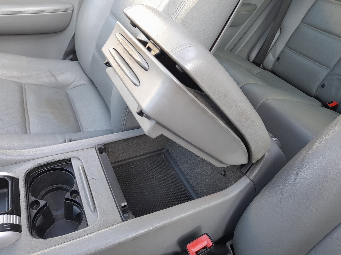 Armrest PORSCHE Cayenne (9PA) Imagem-1