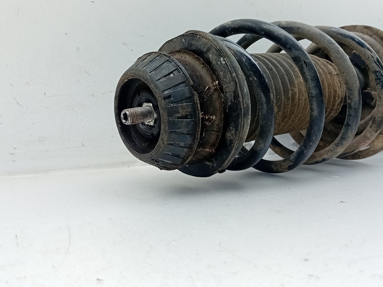 Left Front Shock Absorber TOYOTA Yaris (_P13_) Imagem-1