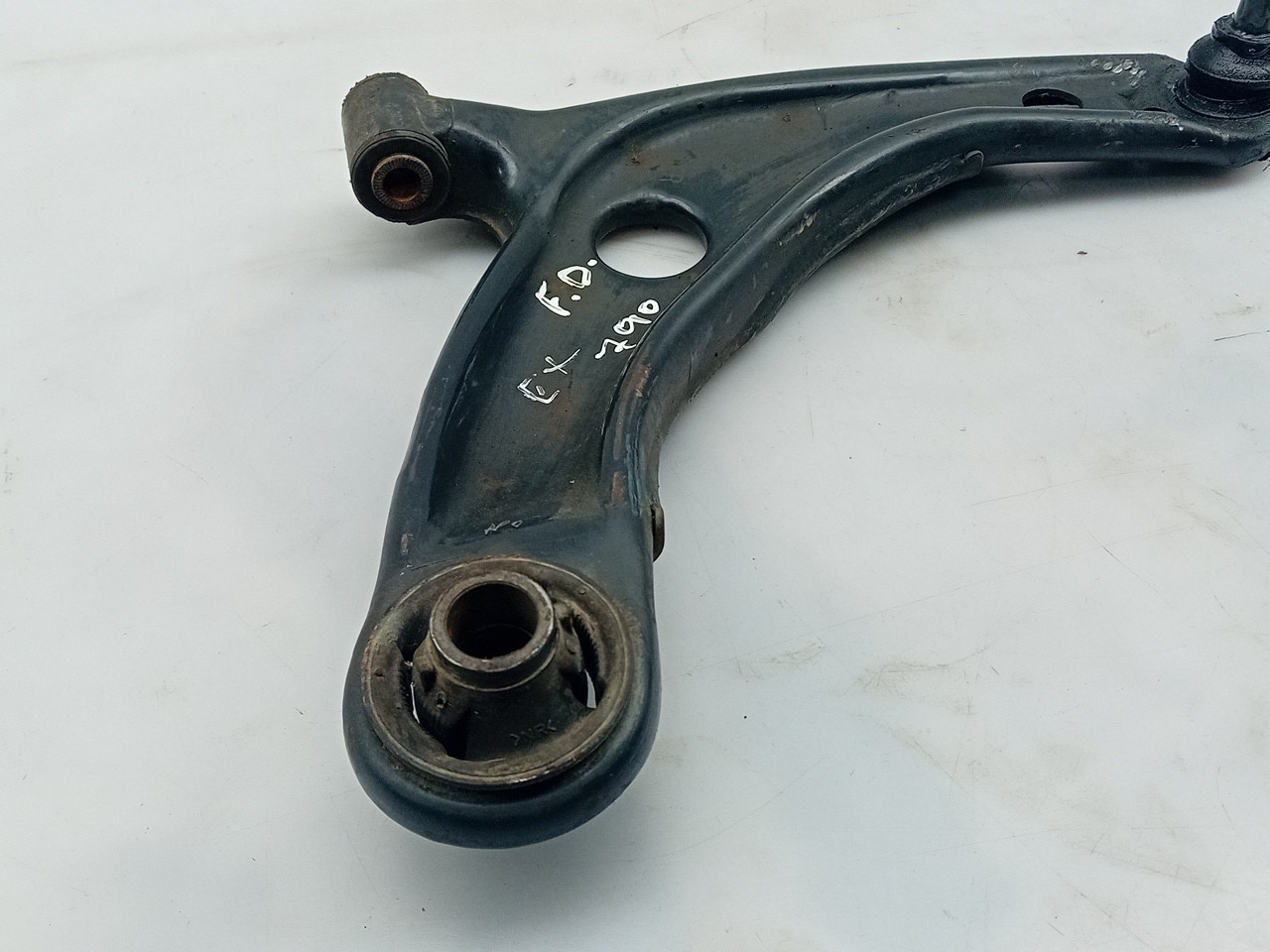 Right front suspension arm TOYOTA Yaris (_P13_) Imagem-2