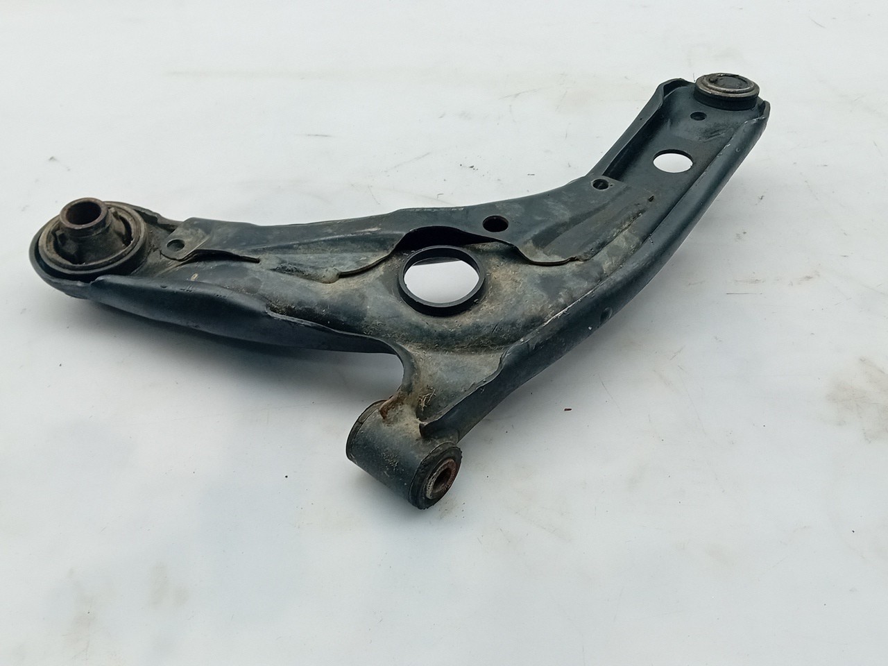 Right front suspension arm TOYOTA Yaris (_P13_) Imagem-3