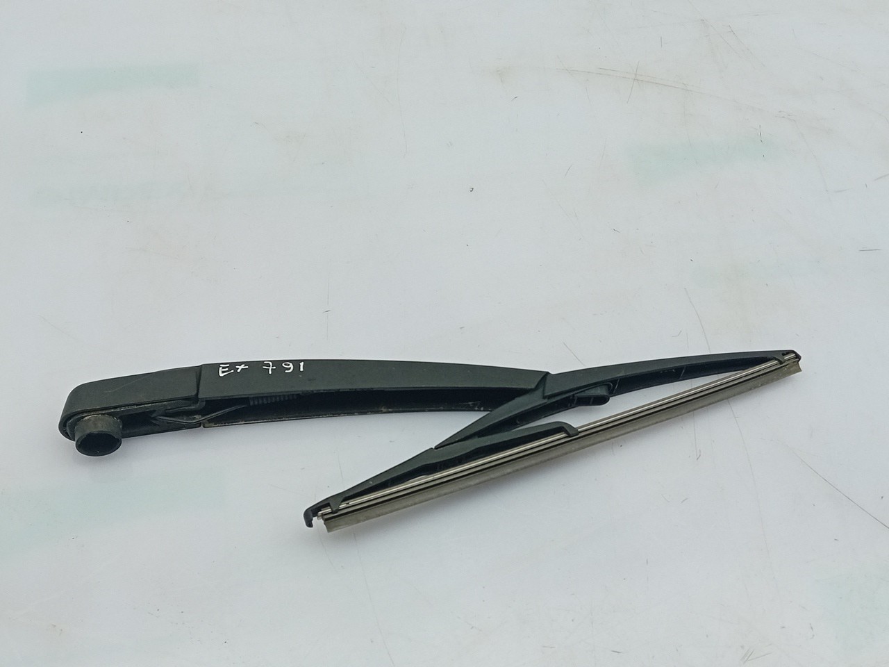 Rear wiper arm OPEL Corsa F Imagem-1