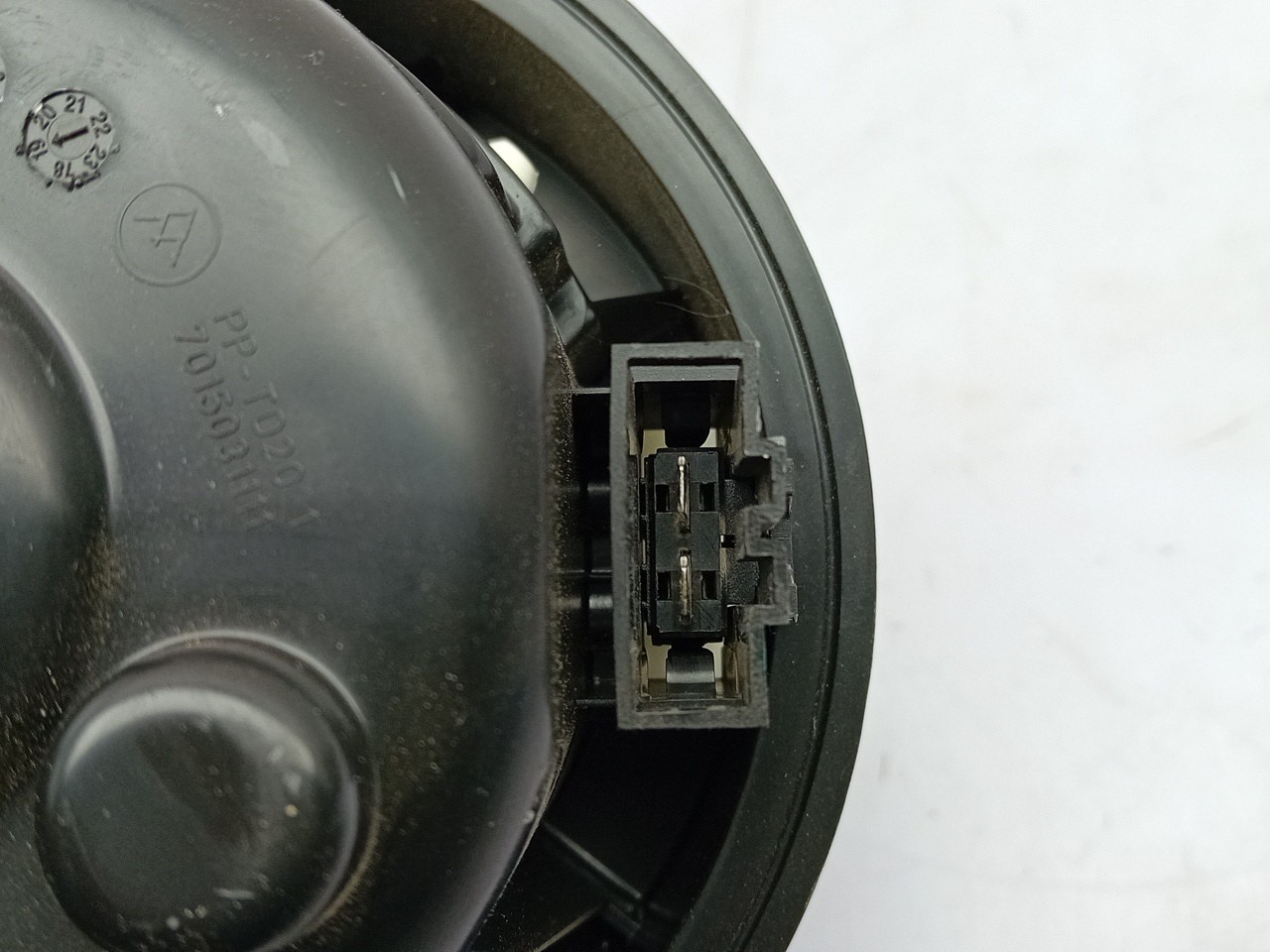 Moteur de chauffage OPEL Corsa F Imagem-2