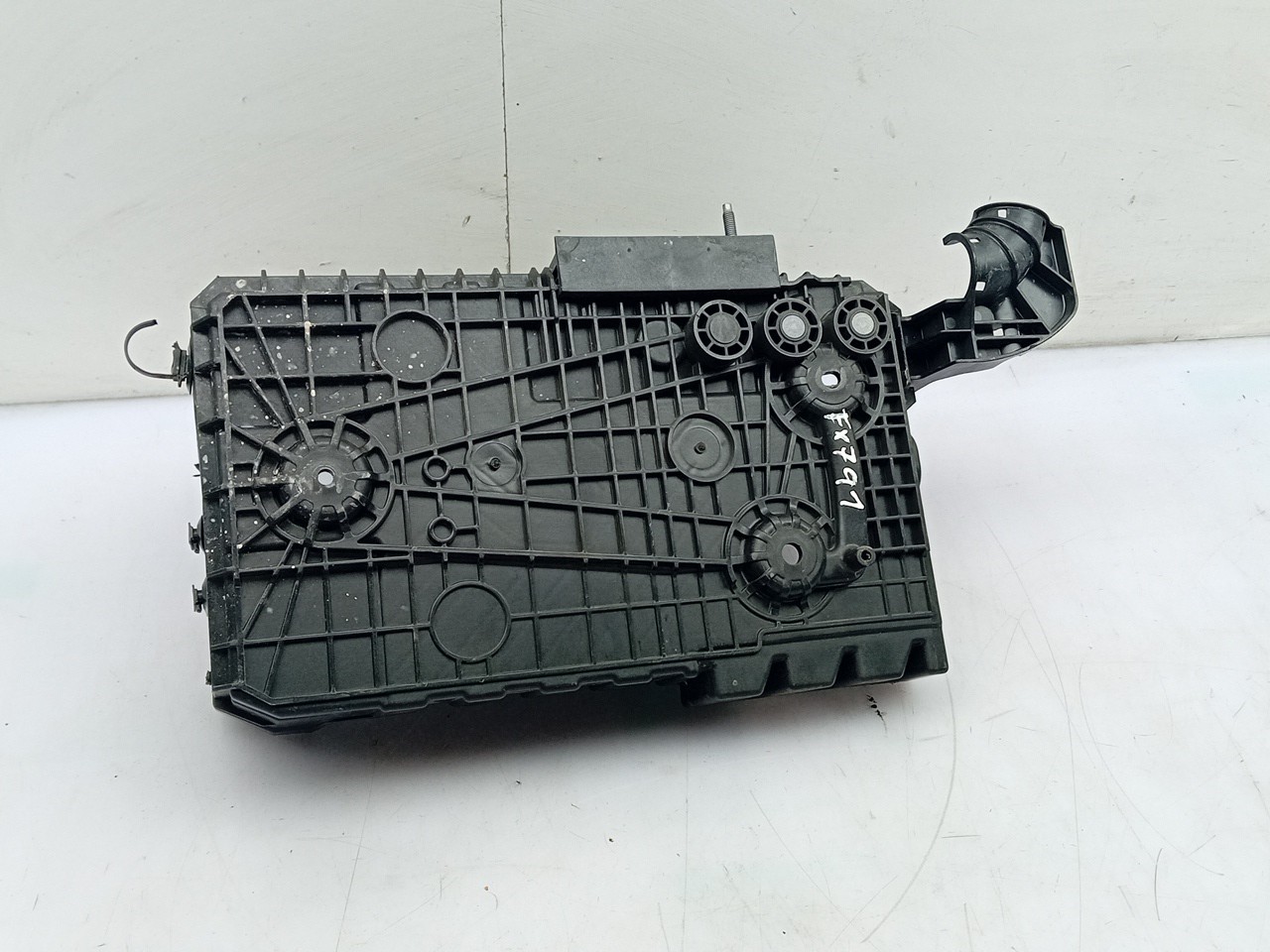Battery box OPEL Corsa F Imagem-1