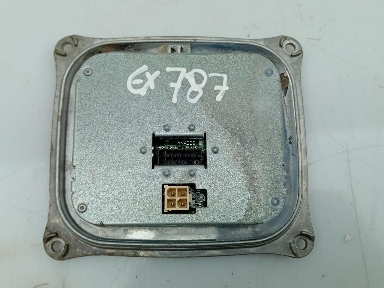 Lighting control unit / Lights ECU PEUGEOT 308 SW II Imagem-1