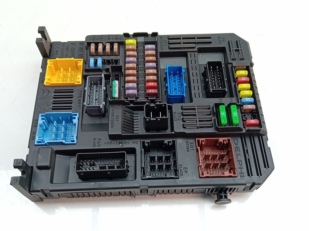 Fuse box / SAM / BSI PEUGEOT 308 SW II Imagem-0