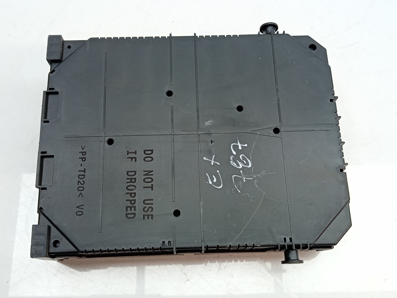 Fuse box / SAM / BSI PEUGEOT 308 SW II Imagem-1