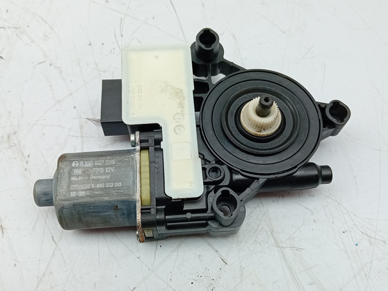 Motor vidro trás direito VOLKSWAGEN Golf VII (5G1, BQ1, BE1, BE2) Imagem-1