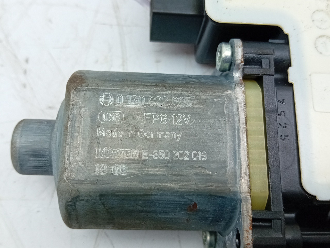 Motor vidro trás direito VOLKSWAGEN Golf VII (5G1, BQ1, BE1, BE2) Imagem-3