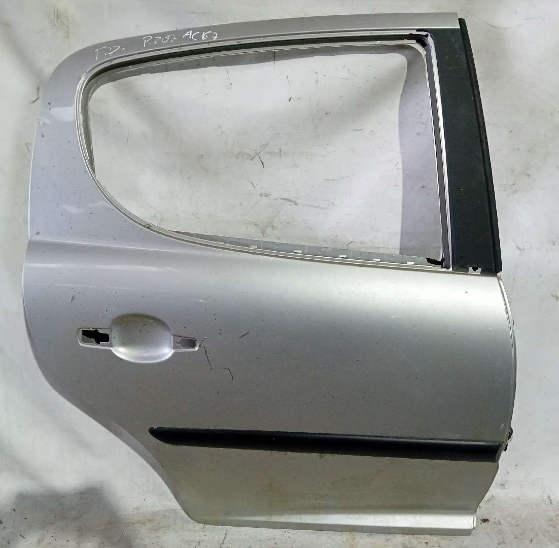 Right rear door