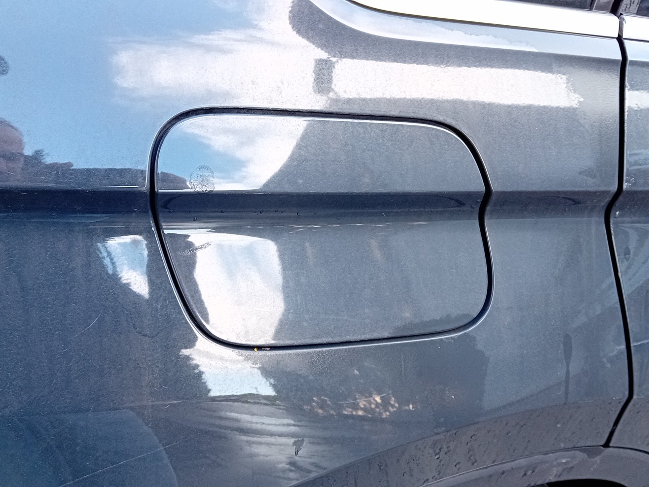 Bouchon/Volet De Trappe De Réservoir à Carburant  VOLKSWAGEN Tiguan (AD1, AX1) Imagem-1