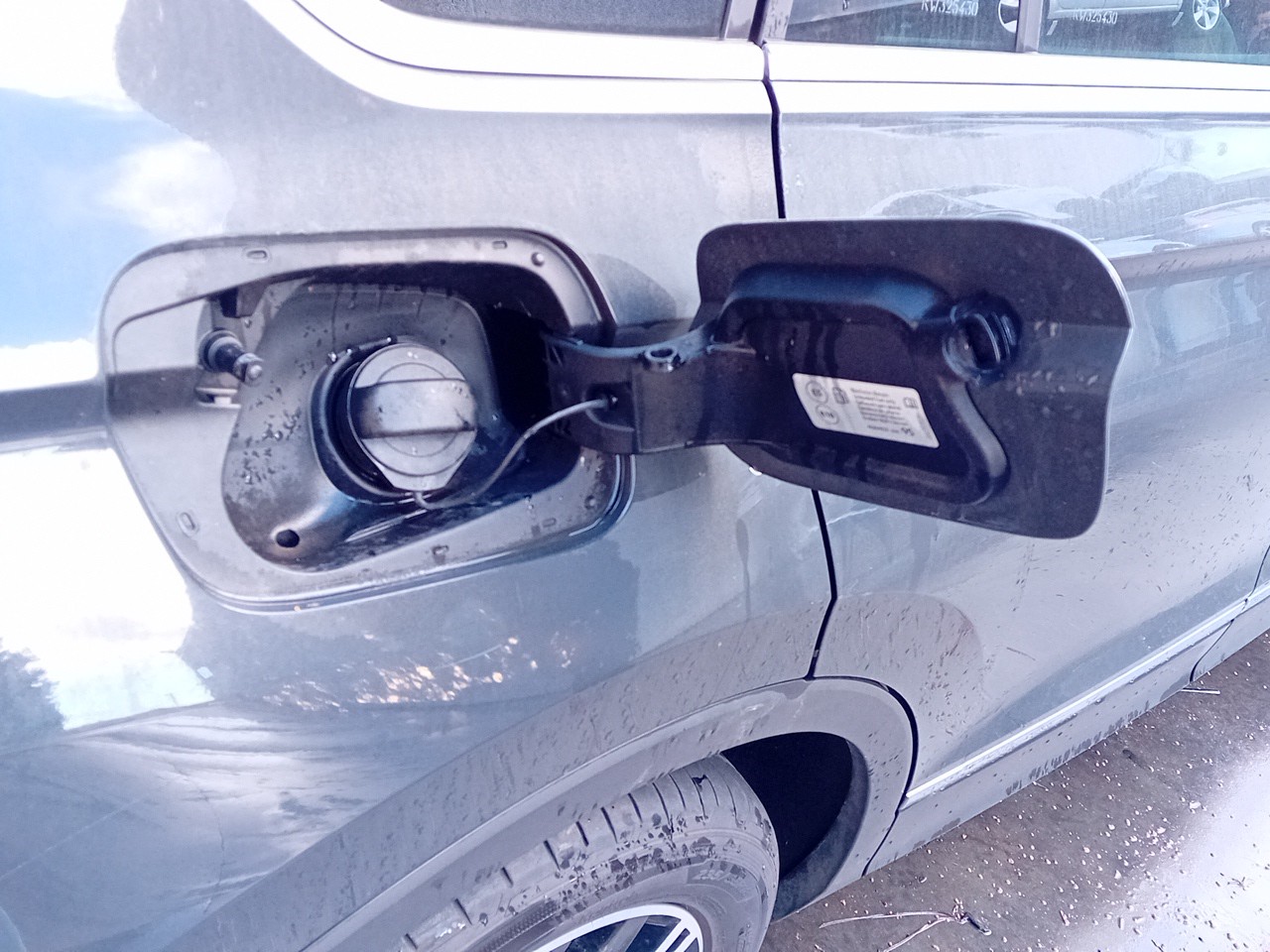 Bouchon/Volet De Trappe De Réservoir à Carburant  VOLKSWAGEN Tiguan (AD1, AX1) Imagem-0