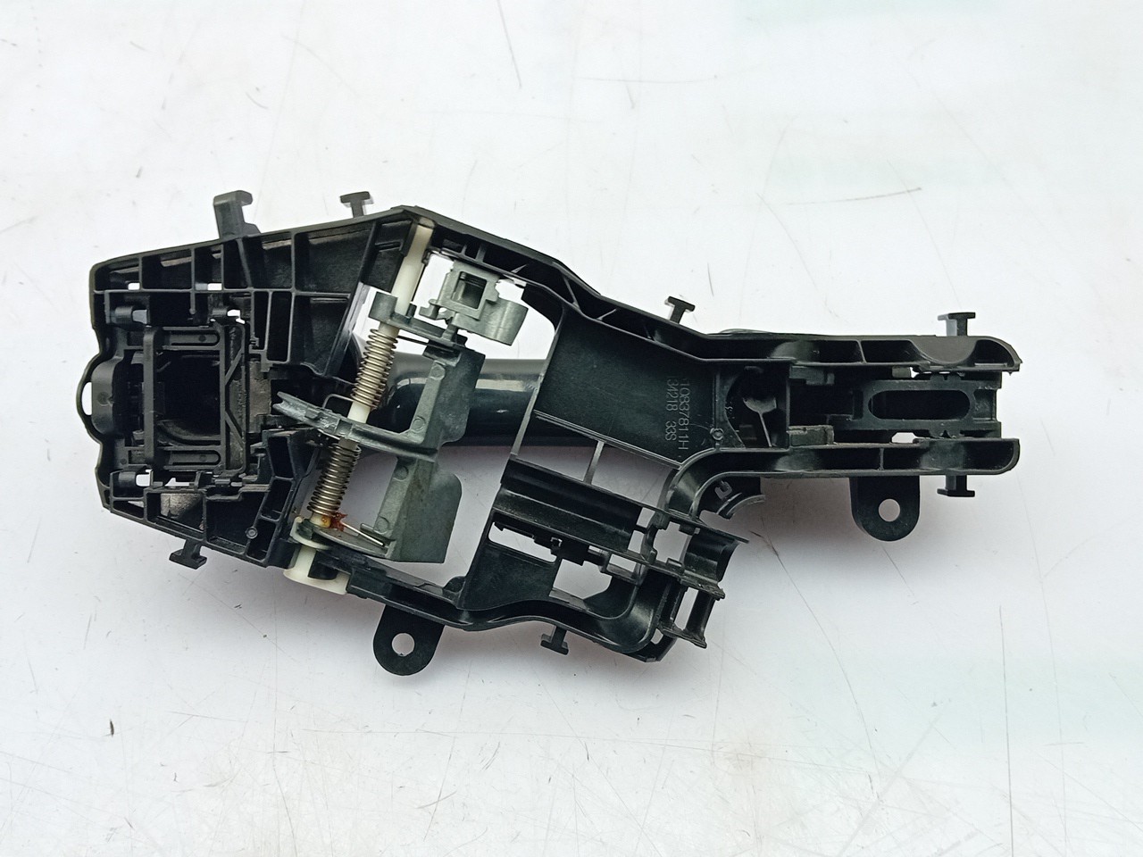 Poignée de porte arrière gauche VOLKSWAGEN Tiguan (AD1, AX1) Imagem-1