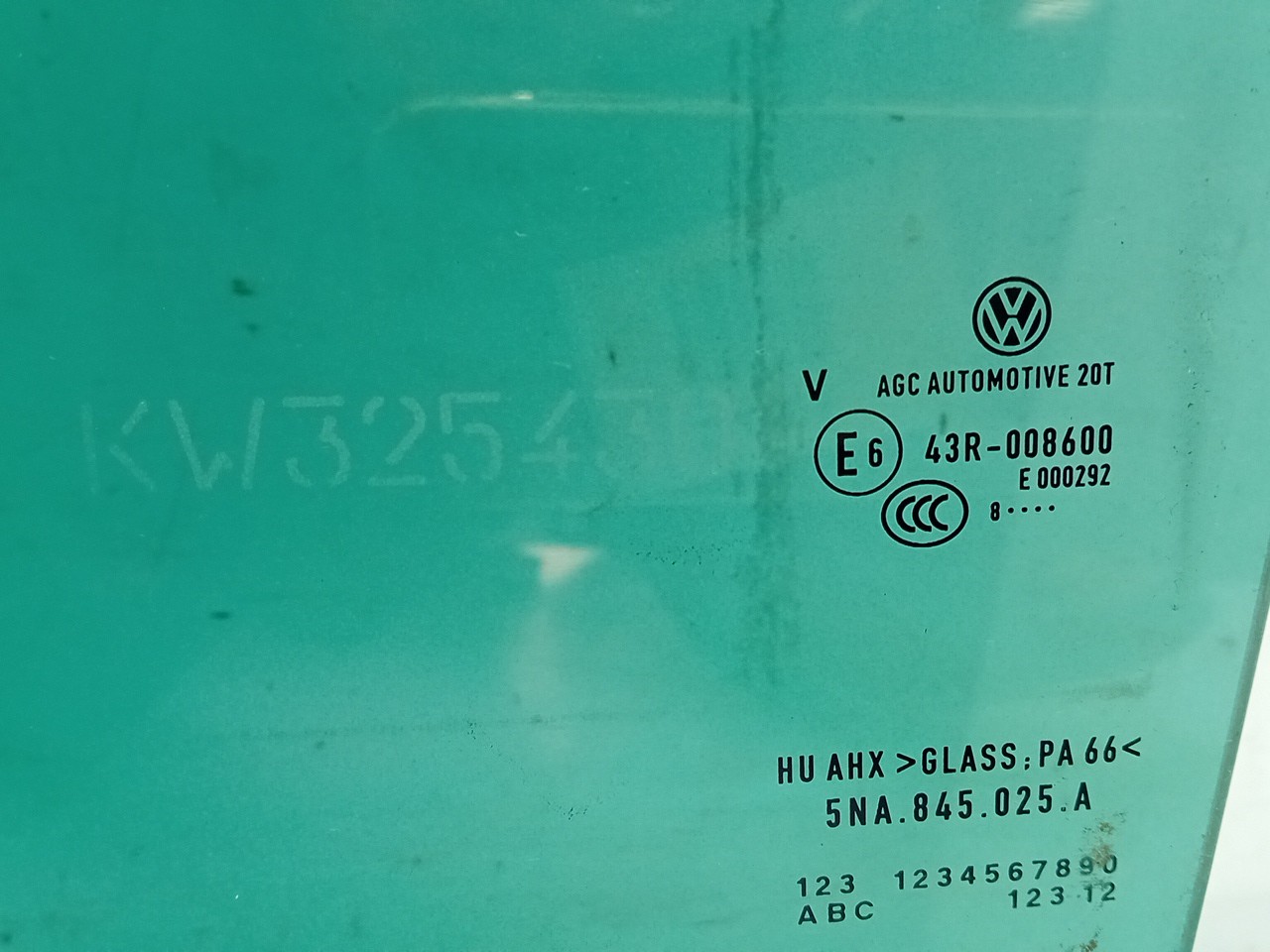 Vitre porte arrière gauche VOLKSWAGEN Tiguan (AD1, AX1) Imagem-1