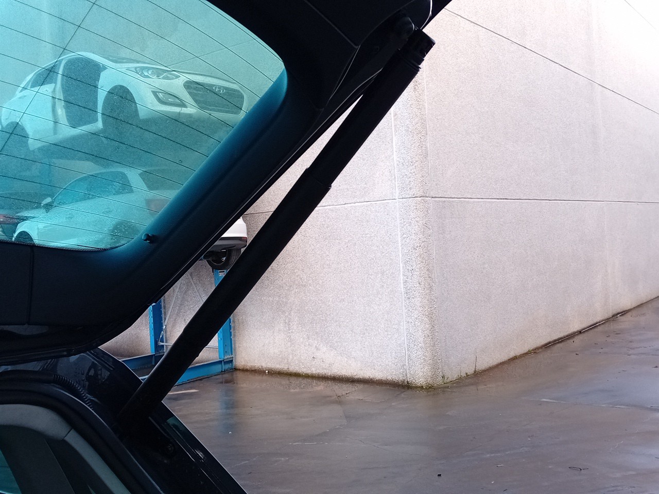 Amortisseur de coffre VOLKSWAGEN Tiguan (AD1, AX1) Imagem-1