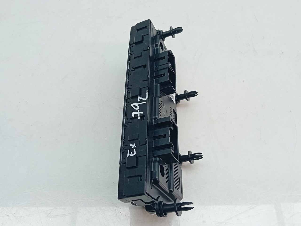 Bouton / interrupteur climatisation VOLKSWAGEN Tiguan (AD1, AX1) Imagem-1