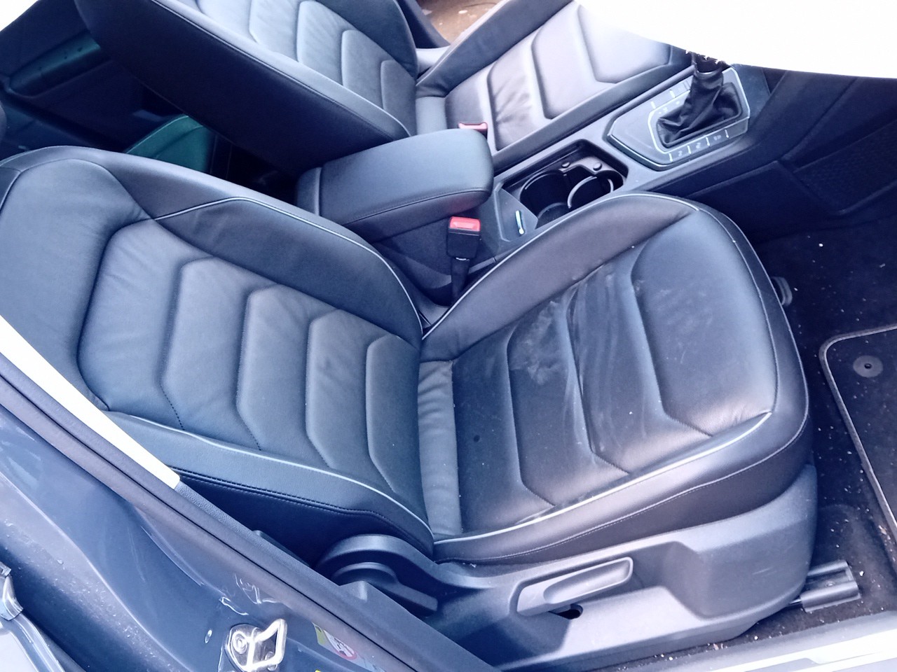 Seats set VOLKSWAGEN Tiguan (AD1, AX1) Imagem-1