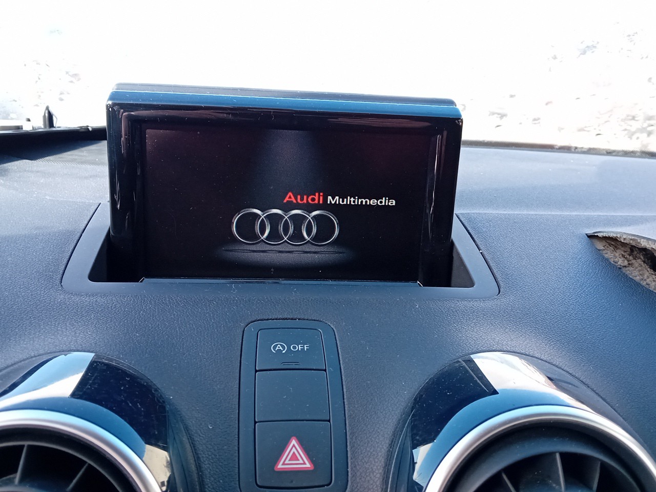 Display / schermo informazioni AUDI A1 Sportback (8XA, 8XF) Imagem-1