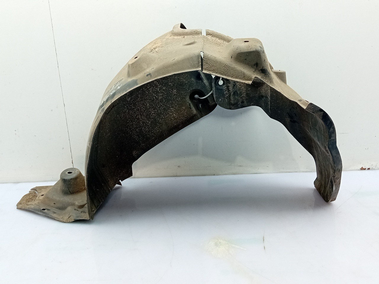 Rear wheel arch left