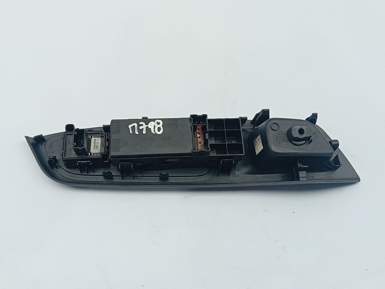 Left Front window control NISSAN Micra V (K14) Imagem-2