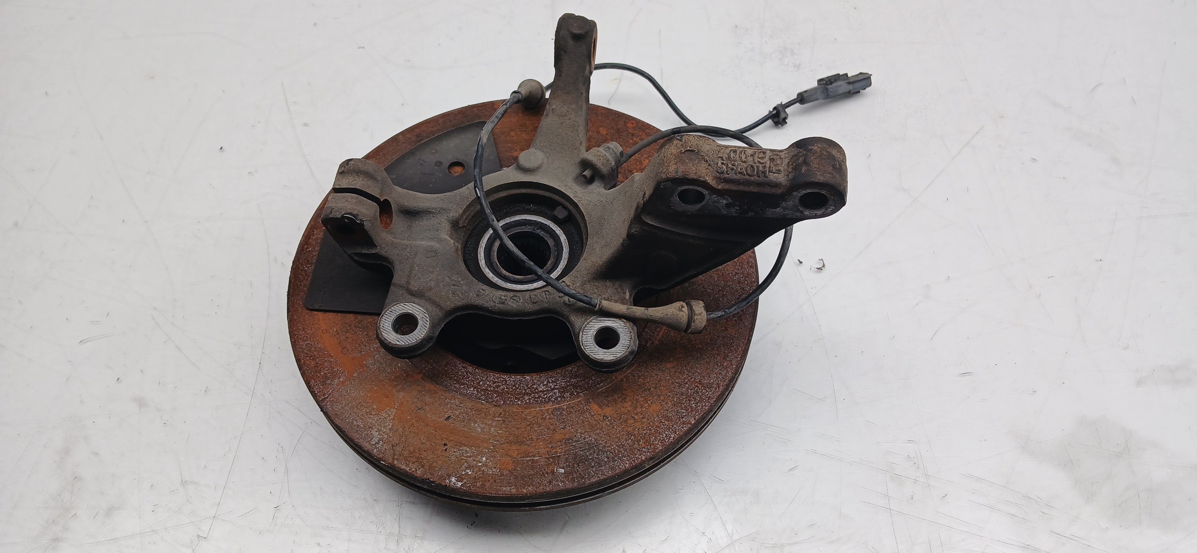Left front steering knuckle NISSAN Micra V (K14) Imagem-1