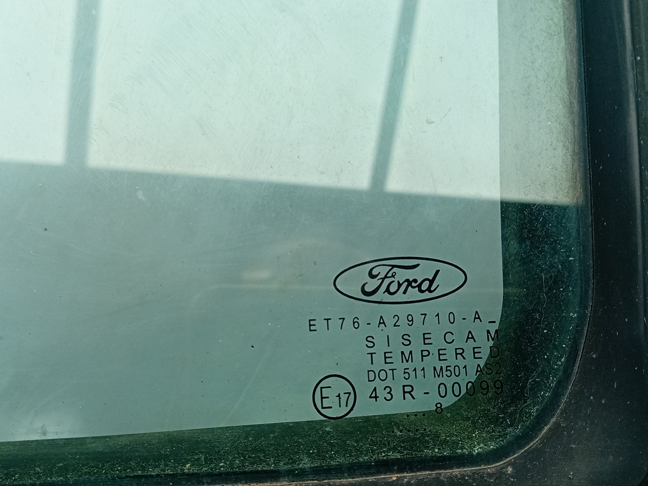 Right front triangle window FORD Transit Courier I Imagem-1