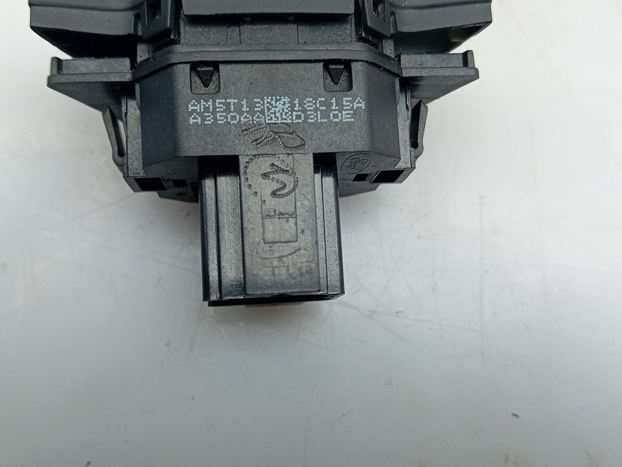 Bouton de Warning/ interrupteur 4 feux de détresse FORD Transit Courier I Imagem-3