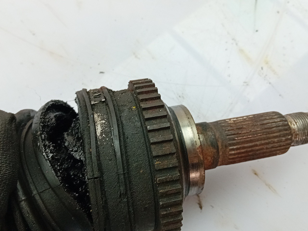 Transmission avant gauche KIA Carens II (FJ) Imagem-2
