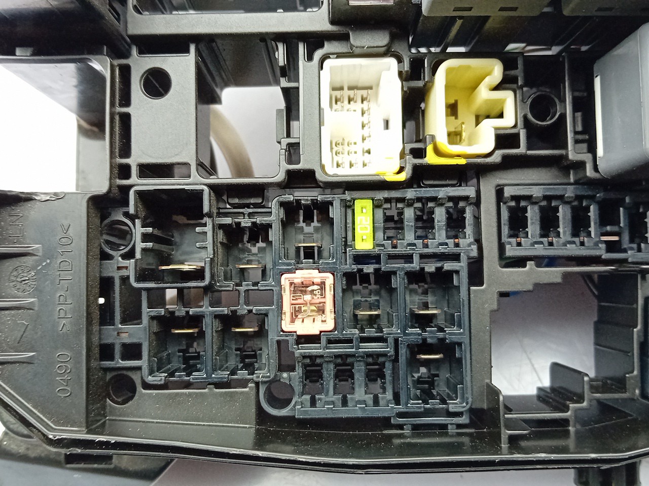 Fuse box / SAM / BSI TOYOTA Auris Hatchback (_E18_) Imagem-3