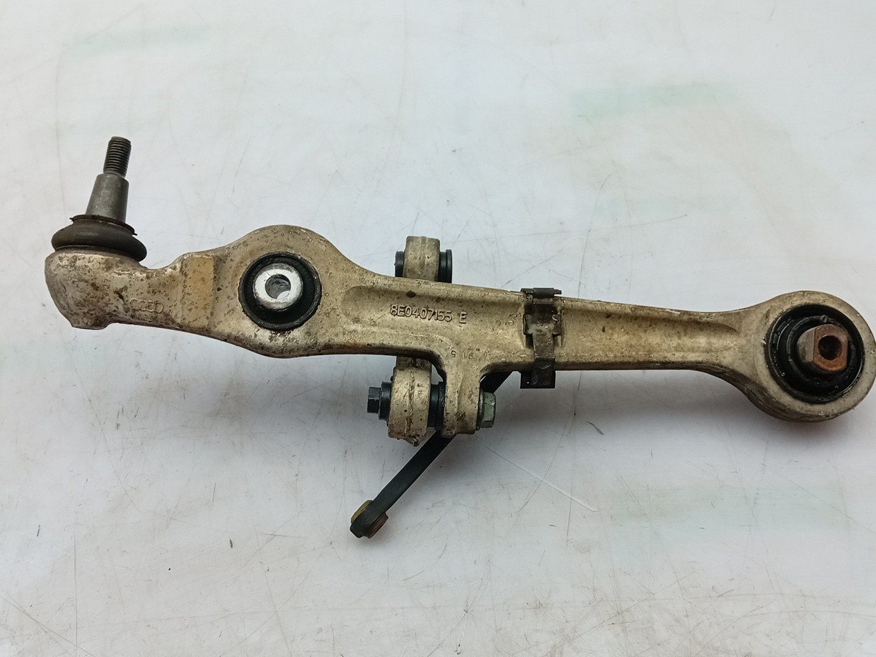 Bras de suspension Avant gauche AUDI A4 Avant (8E5, B6) Imagem-1