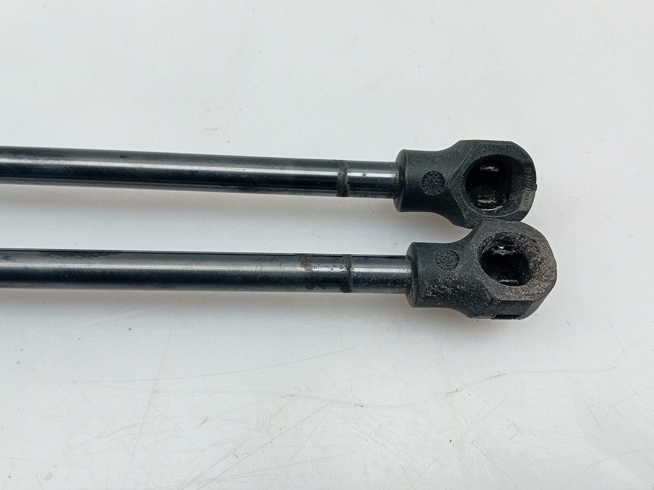 Trunk Shock Absorber PEUGEOT 2008 I (CU_) Imagem-2