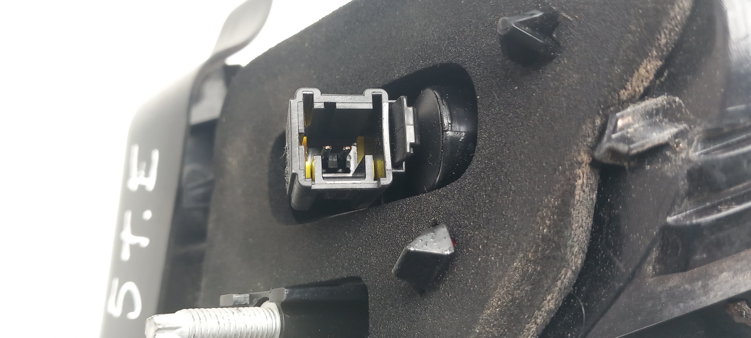 Left Tailgate light  PEUGEOT 2008 I (CU_) Imagem-3