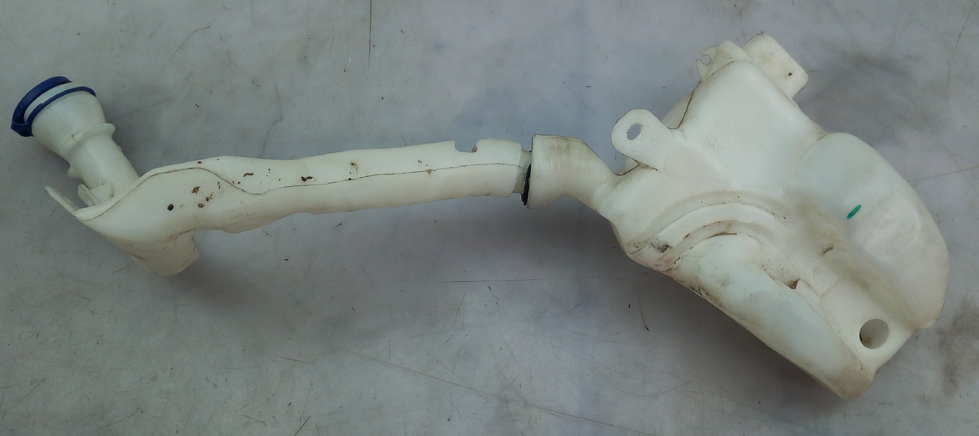Windshield washer tank