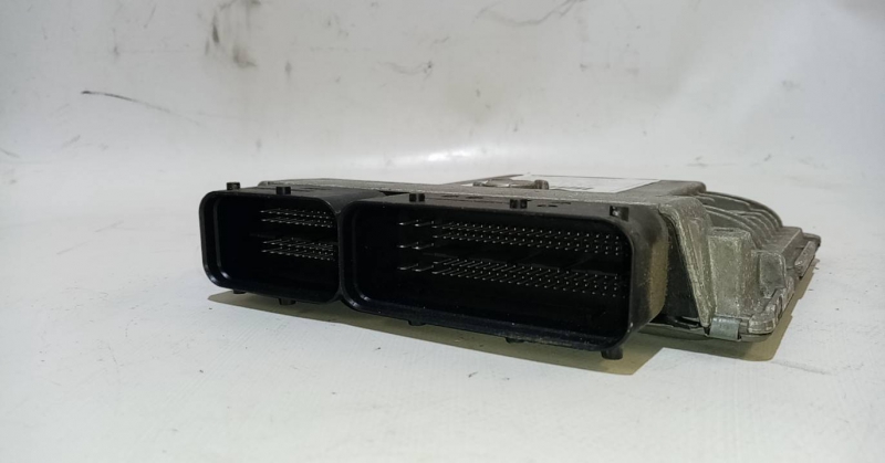 Centralina motor / ECU VOLKSWAGEN Polo (6R, 6C) Imagem-1
