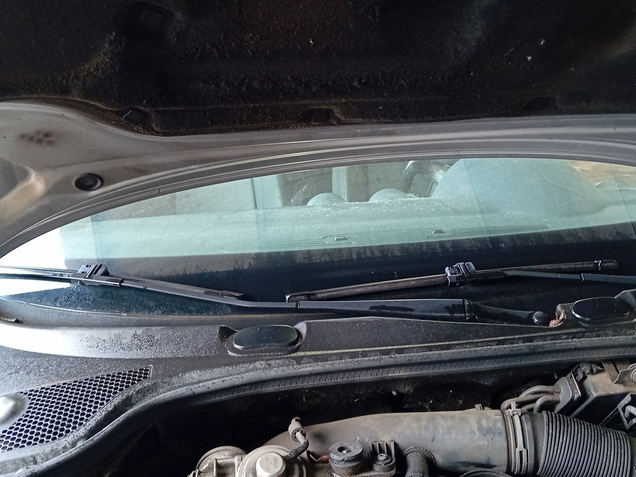 Windscreen wiper arm Right front