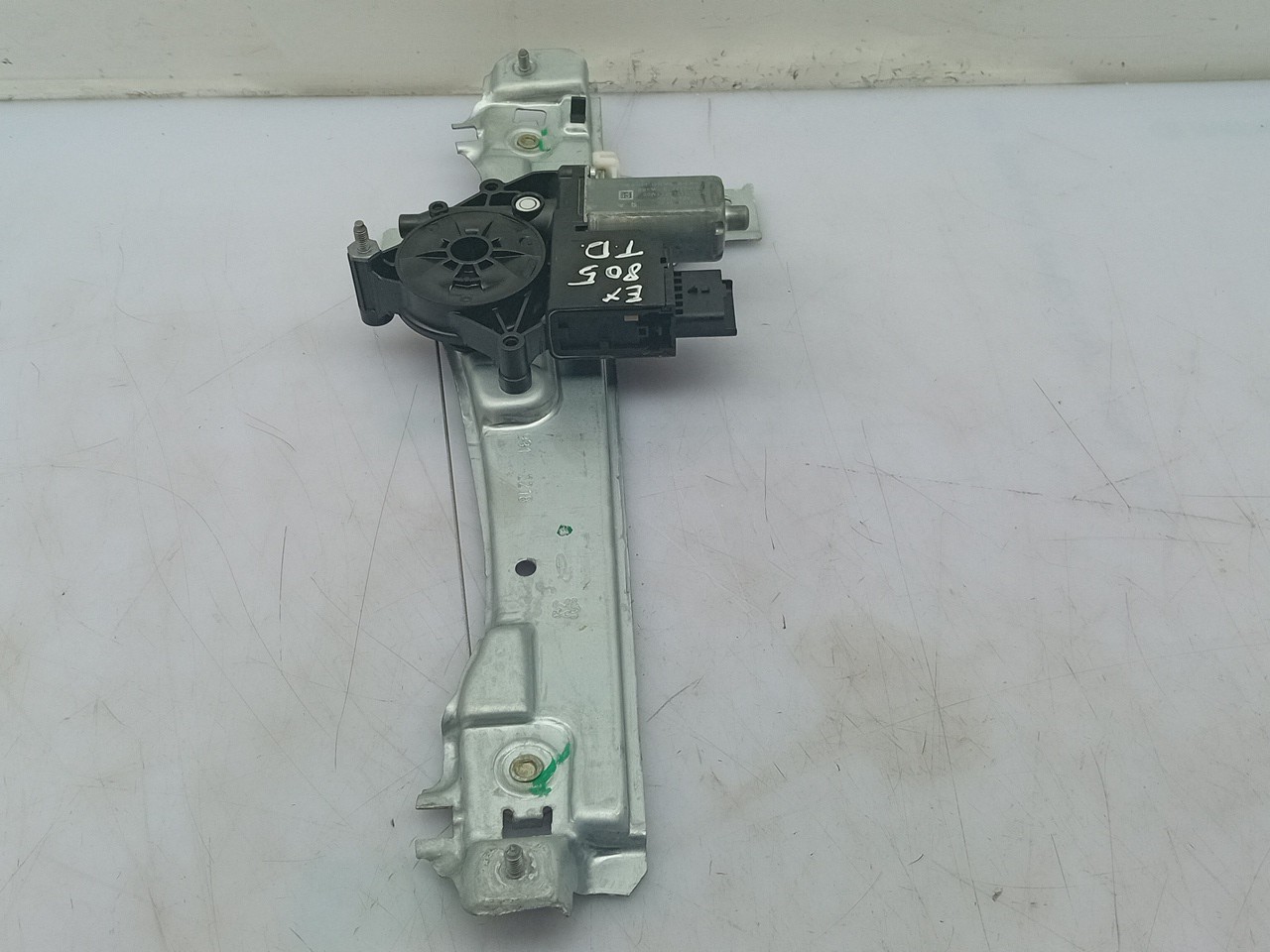 Right rear window regulator