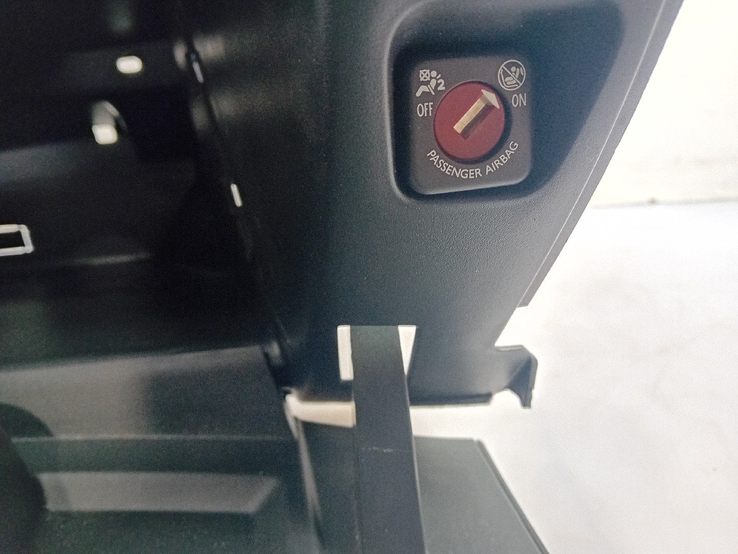 Glove Box / Compartment PEUGEOT 2008 I (CU_) Imagem-2